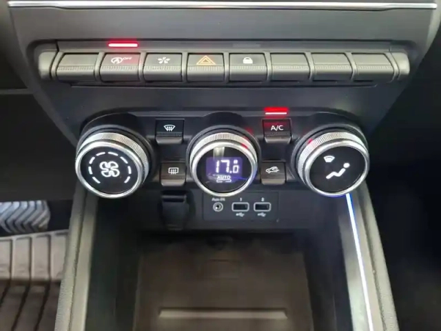 Renault Clio tce 130 edc fap — photo 27