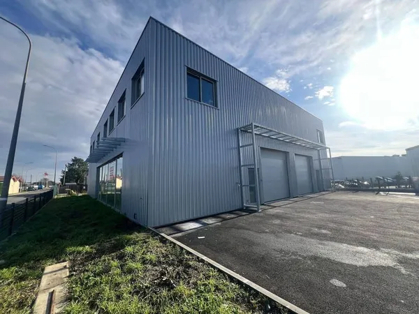 Local d'activité 412 m²
