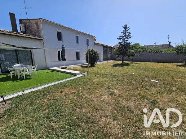 Maison 11 pièces 279 m²