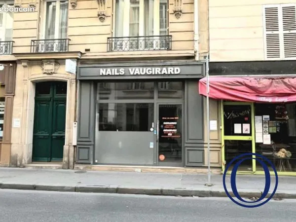 Local 42 m² Paris