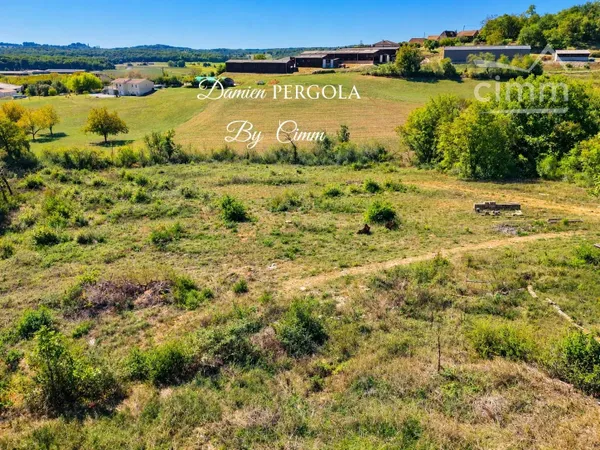 Terrain constructible de 1 336 m² dans un environnement privilégié aux portes de Montignac-Lascaux