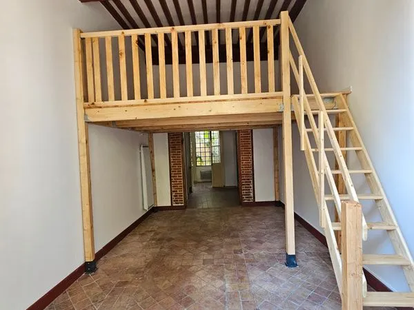 Bagnols-sur-cèze - t1 bis avec grande mezzanine - centre-ville