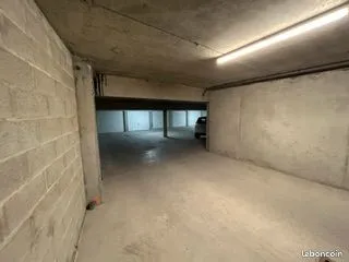 Vend Garage box sécurisé dans sous sol résidence
