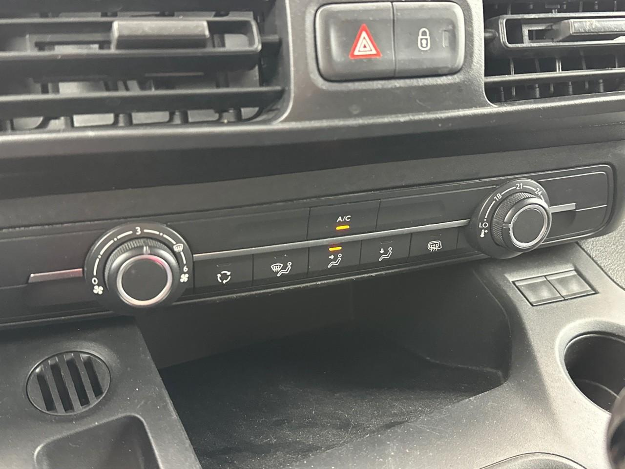 Citroën Berlingo van m 650 bluehdi 100 s&s bvm6 driver — photo 28