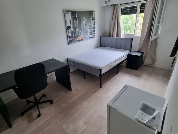 Location magnifique chambre dans appartement en colocation
