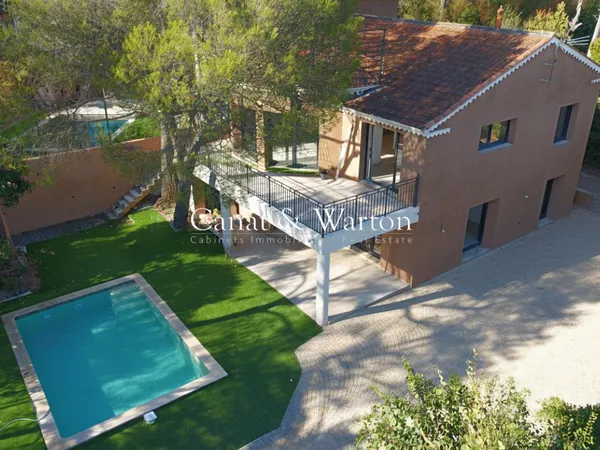 Villa Saint Raphael 5 pièce(s) 186 m2