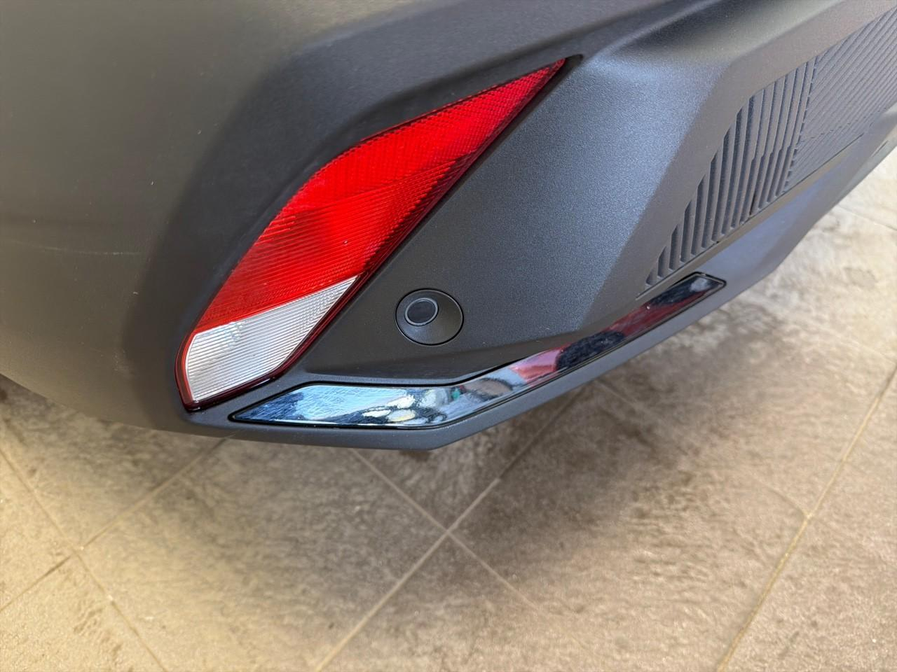 Peugeot 408 hybrid 136 e-dcs6 gt — photo 24