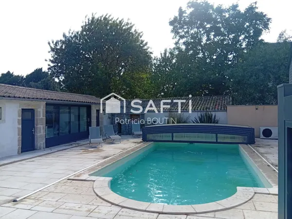 PAVILLON 4 CHAMBRES + BUREAU AVEC JARDIN, DOUBLE GARAGE ET PISCINE A LA CRECHE !