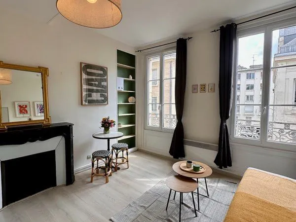 Studio meublé rénové - Plein sud - Hyper-centre Caen - 19 m²