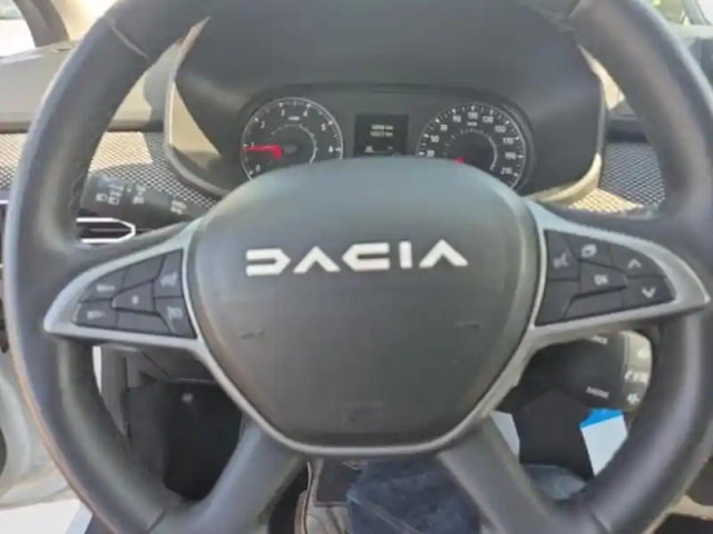 Dacia Sandero 1.0 tce 90ch expression cvt — photo 30