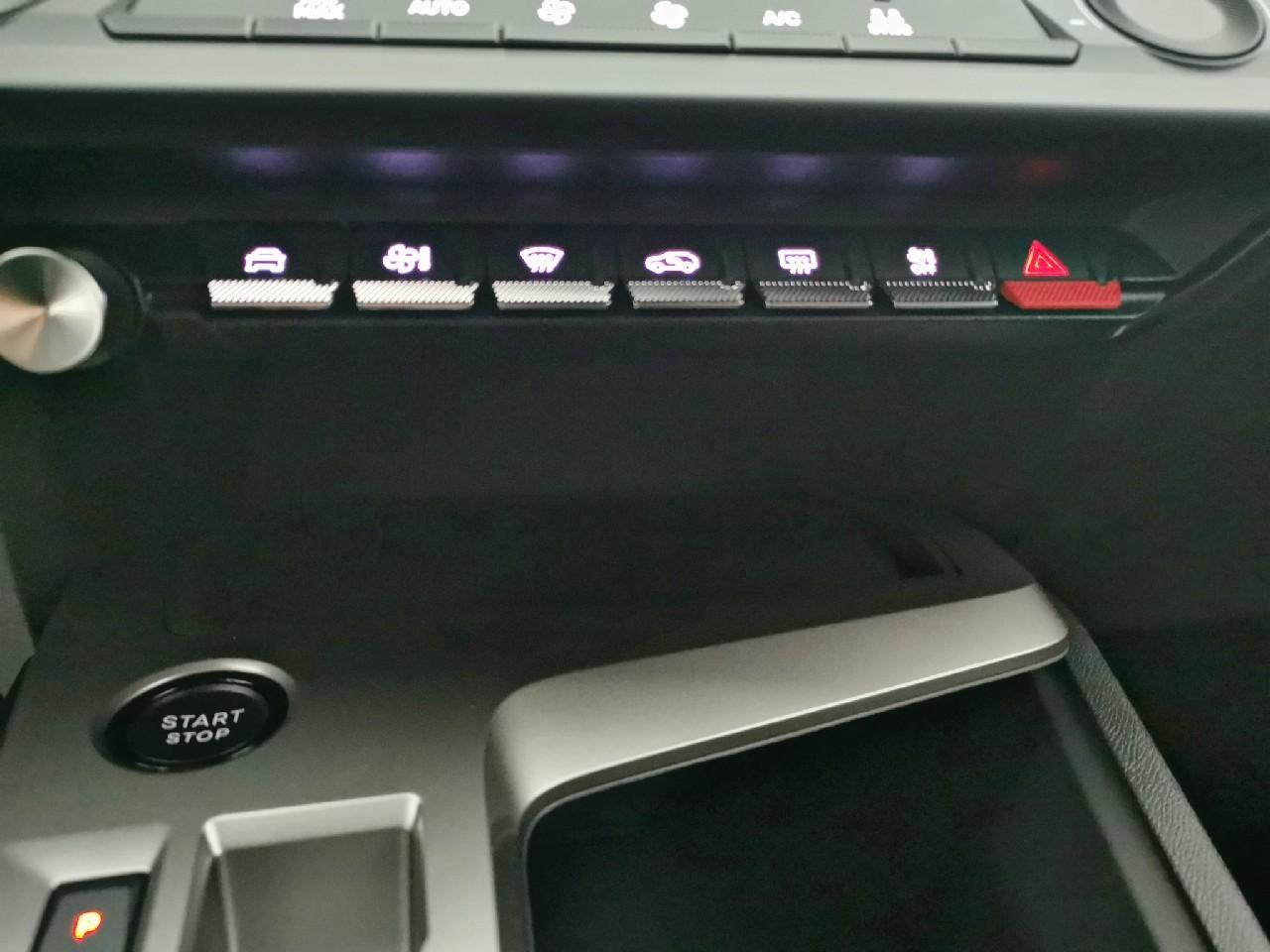 Peugeot 308 hybrid 145 e-dcs6 style — photo 22