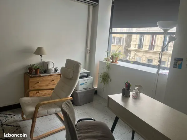 Bureau à louer (mardi et samedi)