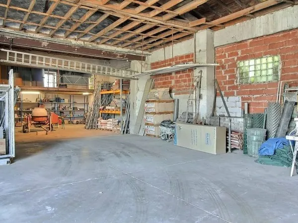 Entrepôt à Castres - 350 m² et grand volume