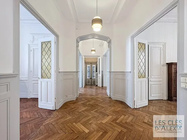 LYON 6e - TRIANGLE D'OR | BUREAUX DE PRESTIGE DE 152 m² - POSSIBILITÉ D'HABITATION