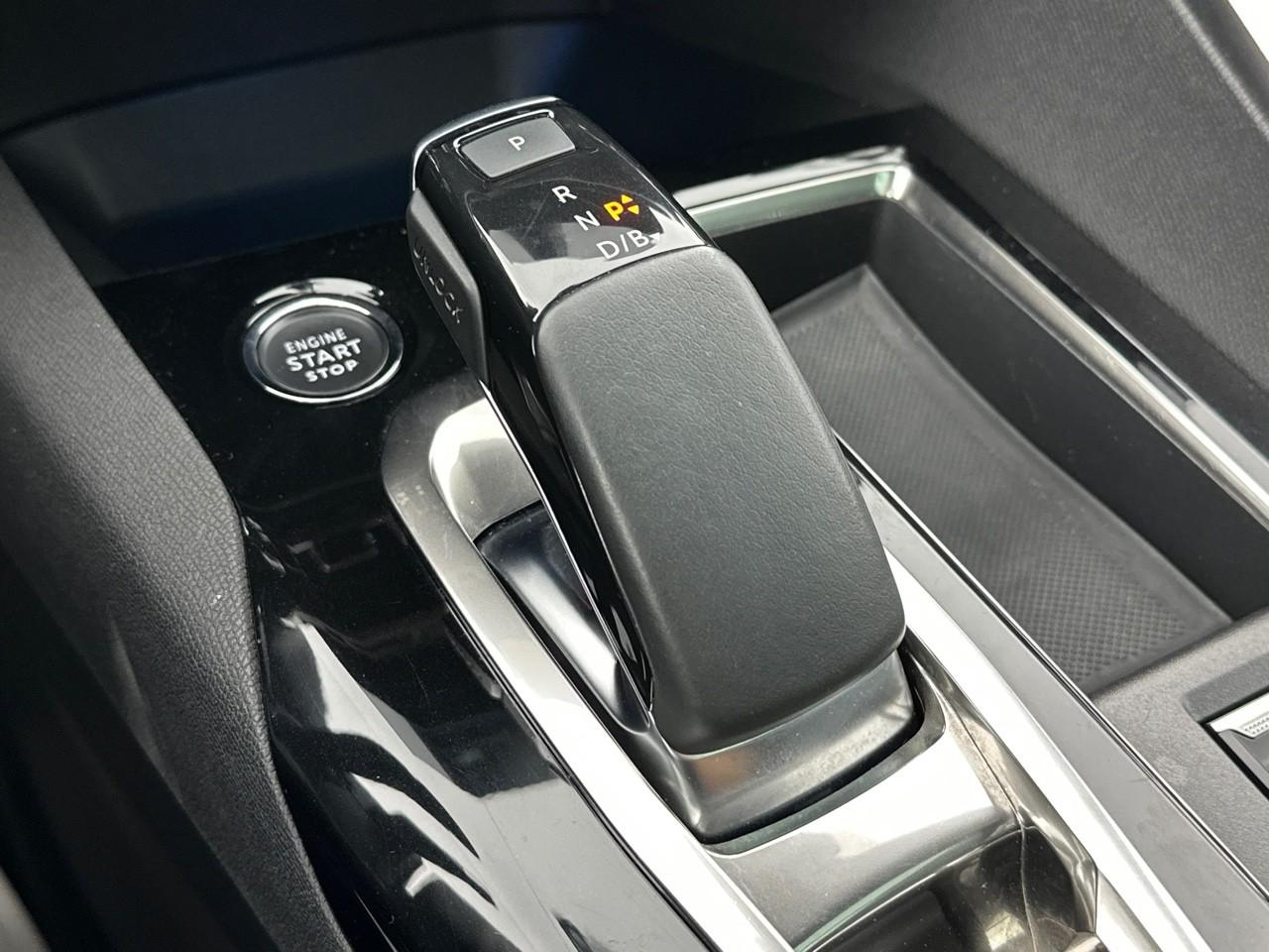 Peugeot 3008 hybrid 225 e-eat8 gt pack — photo 32