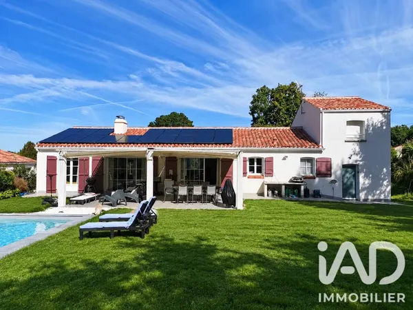 Maison 8 pièces 165 m²