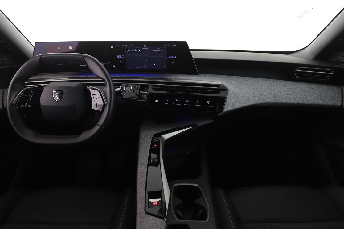 Peugeot 3008 1.2 Hybrid Allure e-DCS6 — photo 11