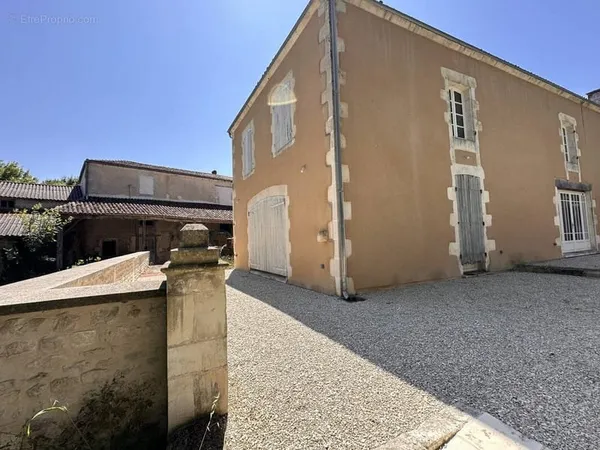 2 gîtes et un ancien moulin à eau