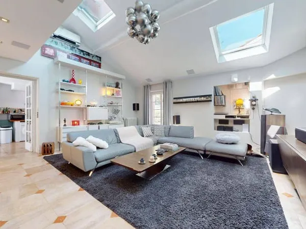 Maison 7 pièces 255 m²