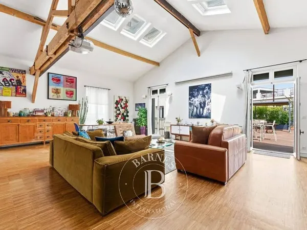 Appartement 8 pièces 251 m²