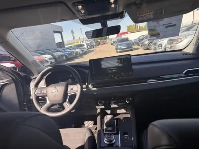 Mitsubishi Outlander 2.4 phev 306ch intense 4wd — photo 29