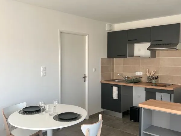 Appartement 1 pièce de 30m² avec parking et balcon