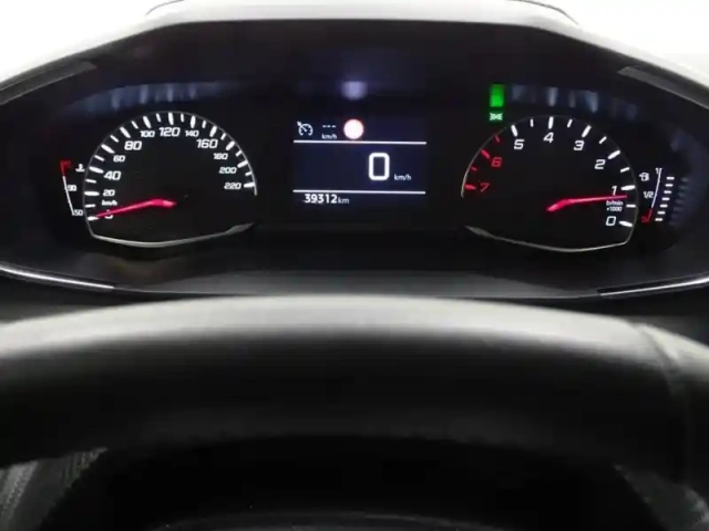 Peugeot 208 1.2 puretech 100ch s&amp;s style 118g — photo 10
