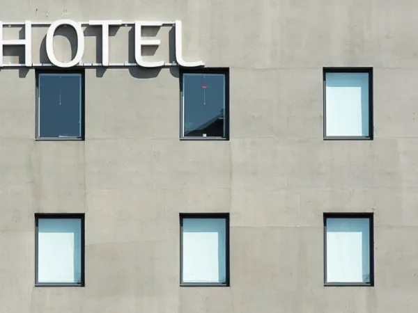 Hôtel 35 pièces 2000 m²