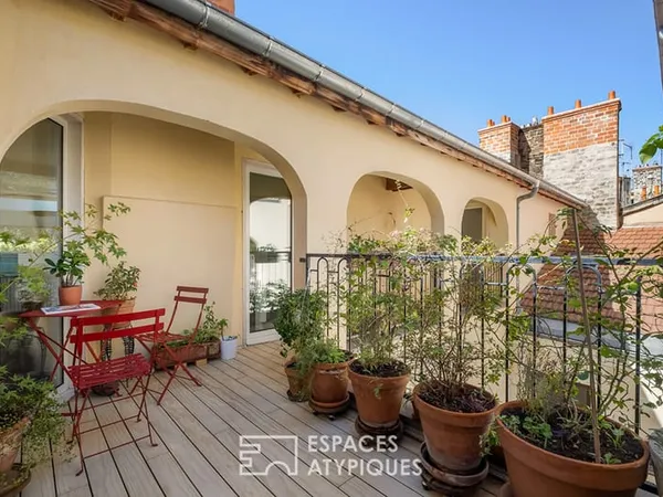 Dernier étage avec terrasse provençale et vue sur le Jardin Croix-Paquet