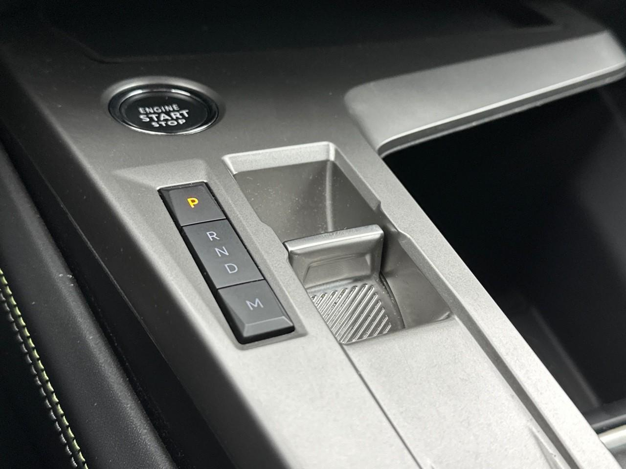 Peugeot 308 hybrid 136 e-dcs6 gt — photo 25