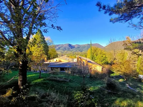 Propriété 15 pièces 330 m²