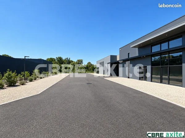 LOCAL D'ACTIVITE 488 m² BOURGOIN-JALLIEU