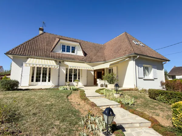 Belle propriété de 7 pièces de 160 m2.