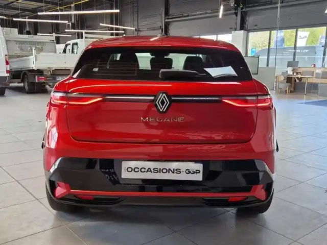 Renault Megane e-tech electric ev40 130ch equilibre standard charge — photo 6