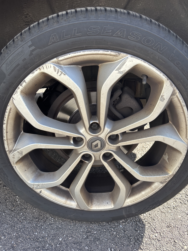 Renault Scenic TCe 140 FAP EDC — photo 28