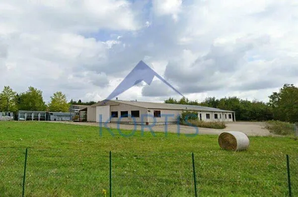 Local d'activité 1600 m²