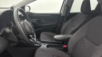 Toyota Yaris 116h Design 5p MC24 — photo 12