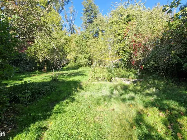 Vends terrain constructible 580m2 à Bois le Roi. Gare, écoles, Seine, Forêt et commerces à pieds. 33