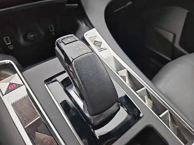 Ds Ds 7 hybride rechargeable e-tense 300 eat8 4x4 — photo 14