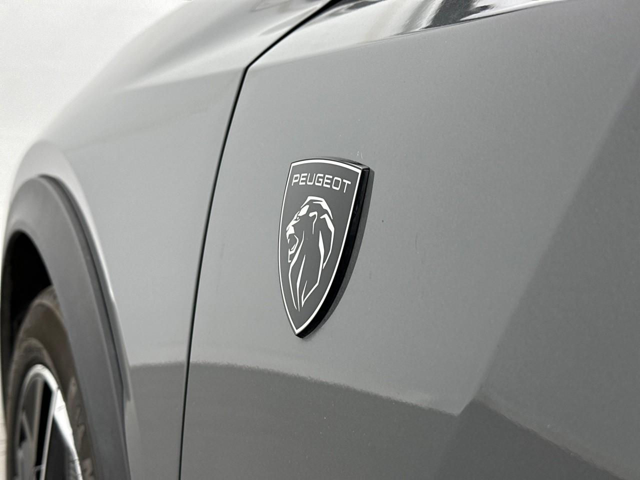 Peugeot 408 hybrid 145 e-dcs6 gt — photo 35