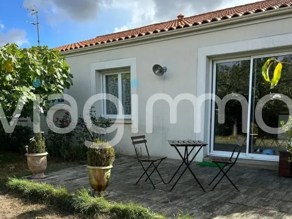 BÉGROLLES-EN-MAUGES Maison récente 102m²