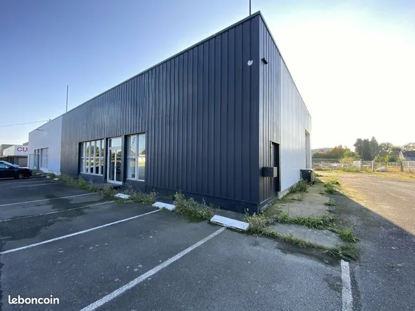 LOCAL D'ACTIVITE 300 m² LA MÉZIÈRE