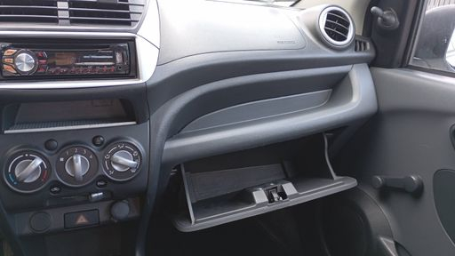 Suzuki Alto 1.0 68 - . – 2014 – 88846 km – Essence – Boîte Manuelle — photo 16
