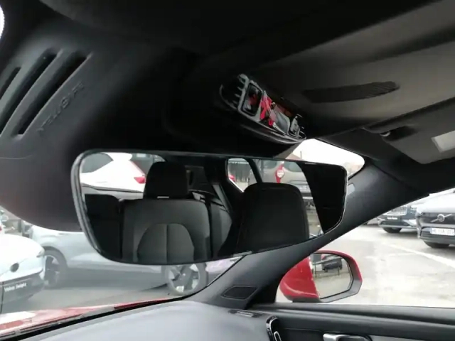 Volvo Xc40 t4 recharge 129+82 ch dct7 — photo 30