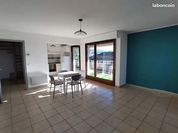 T3 en duplex avec vue exceptionnelle sur le lac Léman - Corzent