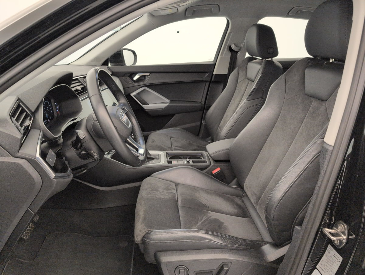 Audi Q3 Sportback — photo 16
