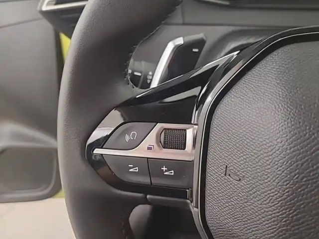 Peugeot 208 hybrid 100 e-dcs6 — photo 22