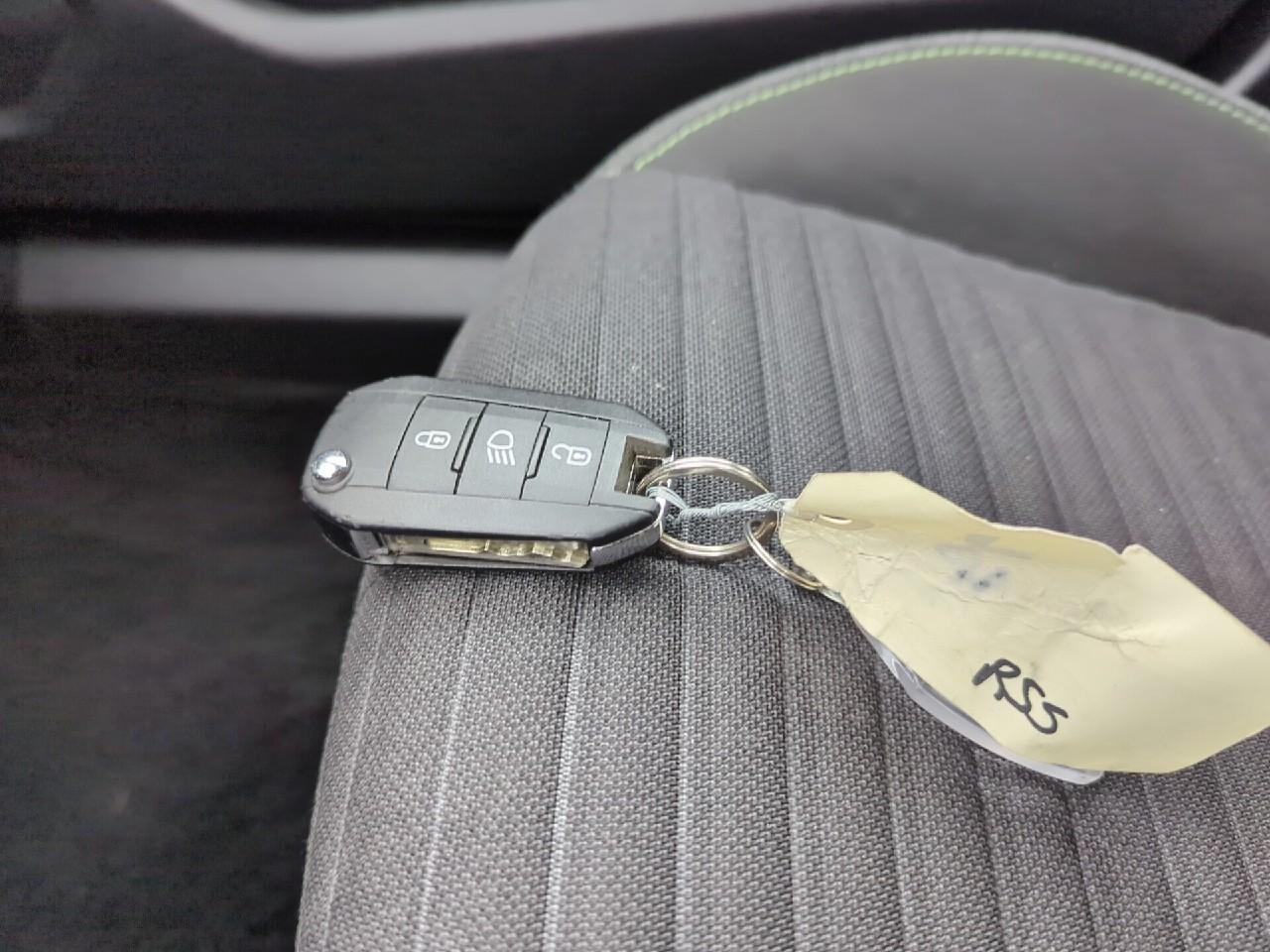 Peugeot 2008 puretech 100 s&s bvm6 active — photo 28