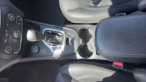 Jeep Cherokee 2.2 CRD 4WD 184 cv boite auto - Night Eagle – 2018 – 95375 km – Diesel – Boîte Automatique — photo 13