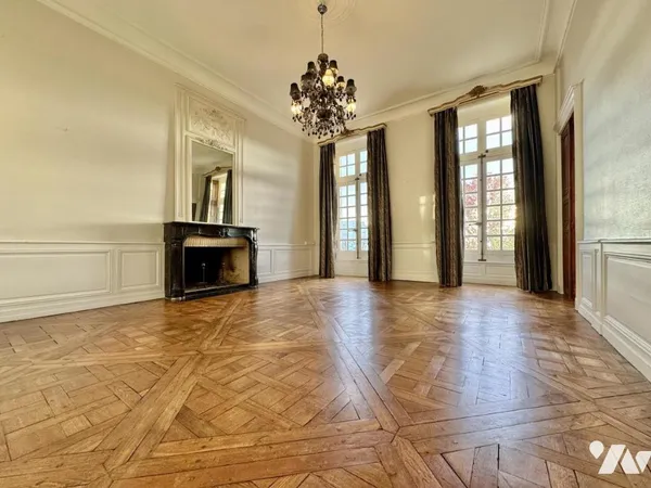 Appartement 4 pièces 147 m²